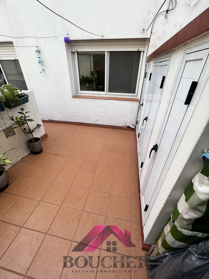 VENDO DEPARTAMENTO 2 AMBIENTES CON PATIO ZONA ALDREY - OPCION COCHERA