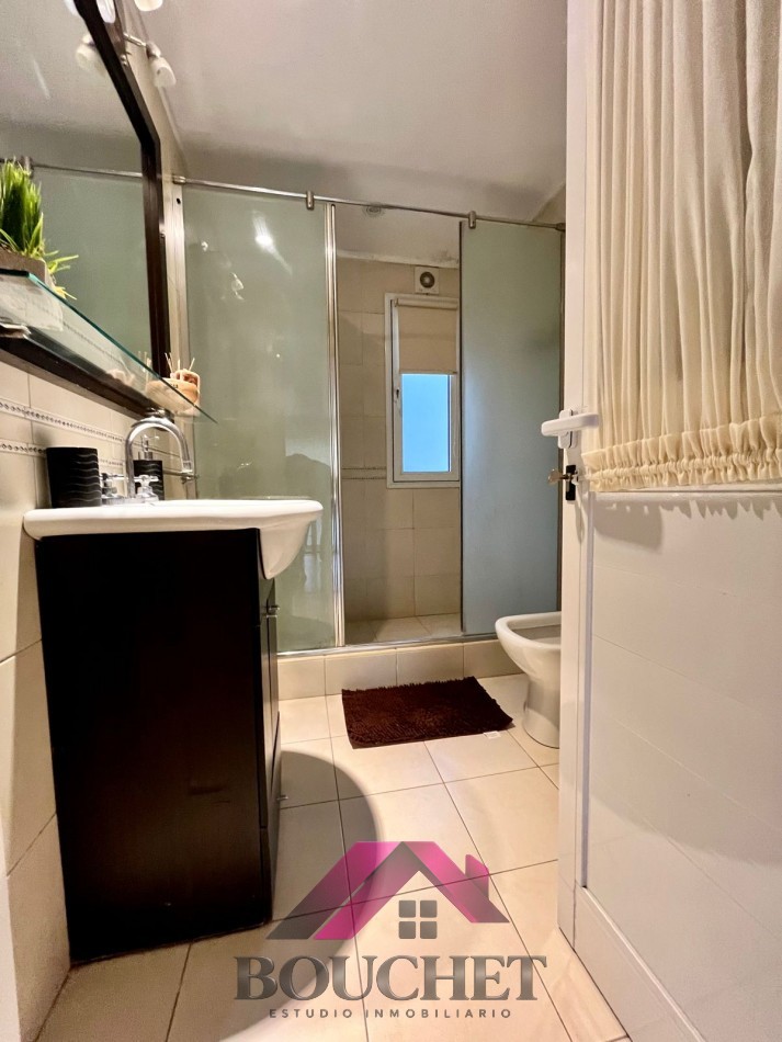 VENDO CHALET 5 AMBIENTES CON PARQUE Y QUINCHO 
