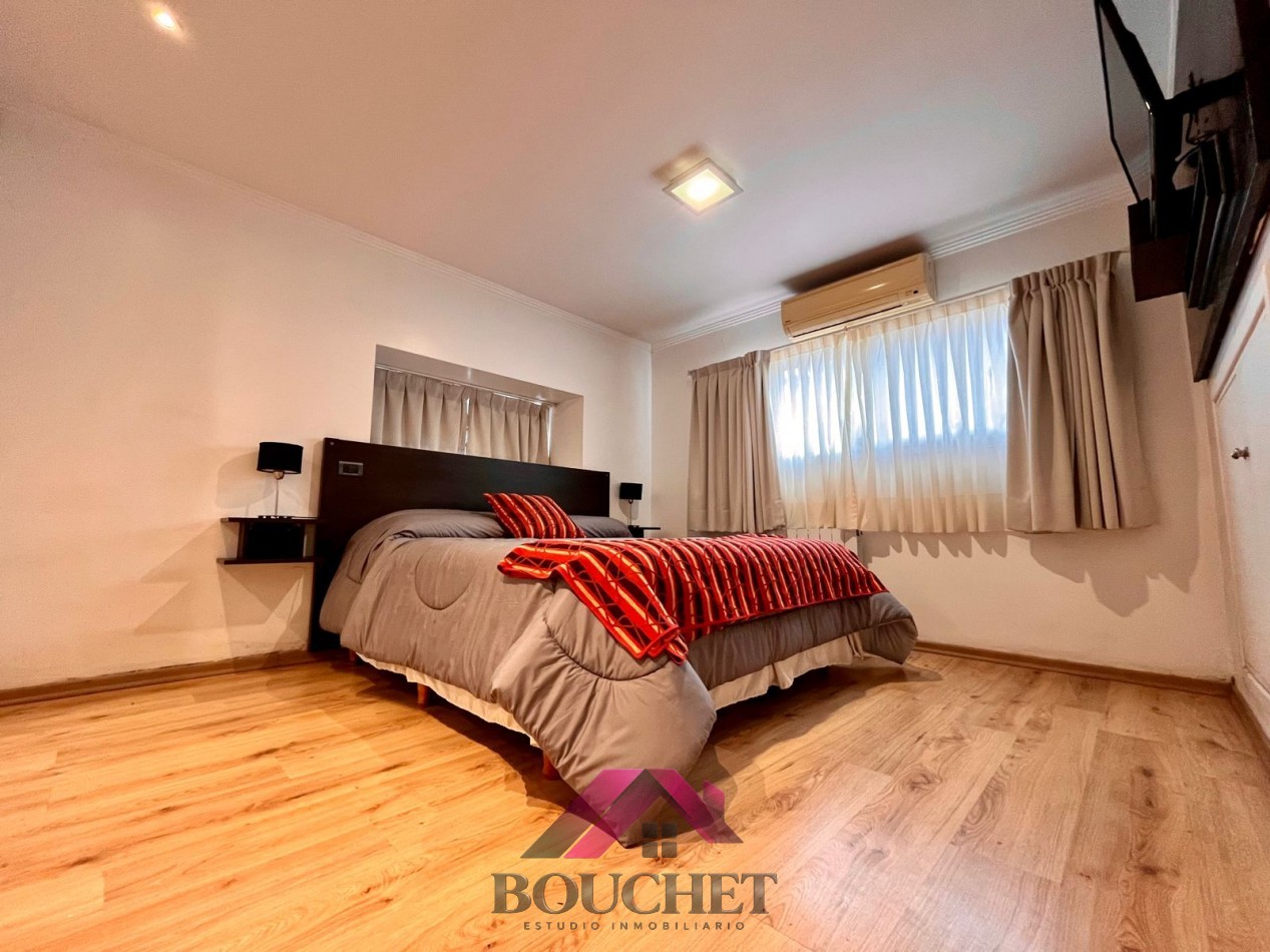 VENDO CHALET 5 AMBIENTES CON PARQUE Y QUINCHO 