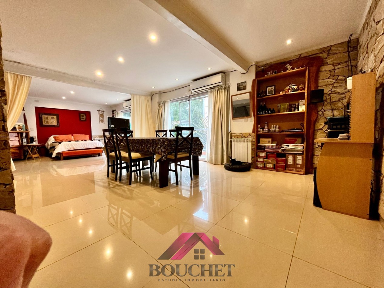 VENDO CHALET 5 AMBIENTES CON PARQUE Y QUINCHO 