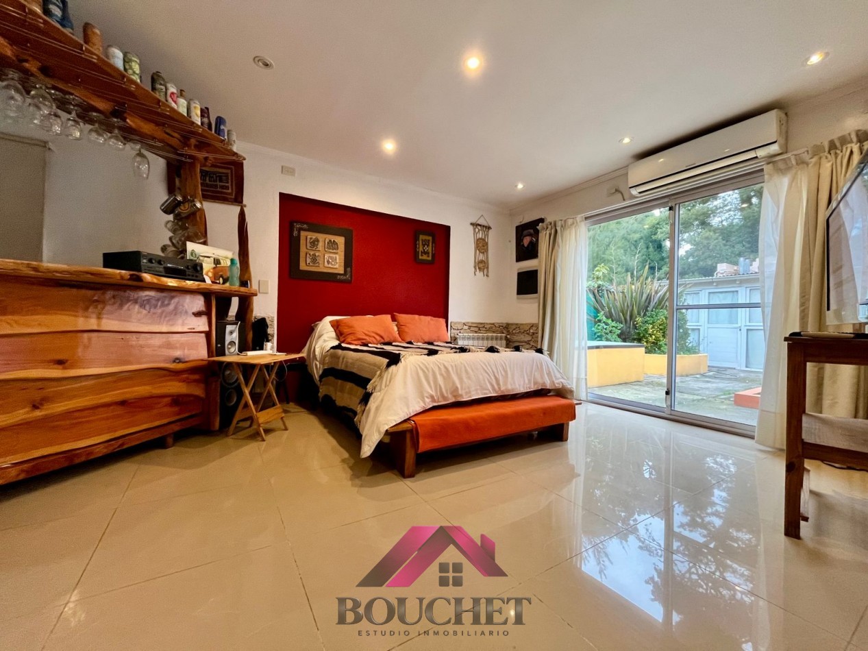 VENDO CHALET 5 AMBIENTES CON PARQUE Y QUINCHO 