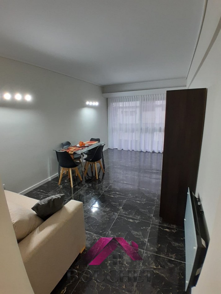 DEPARTAMENTO 2 AMBIENTES CON DEPENDENCIA Y COCHERA EN VENTA | CENTRO