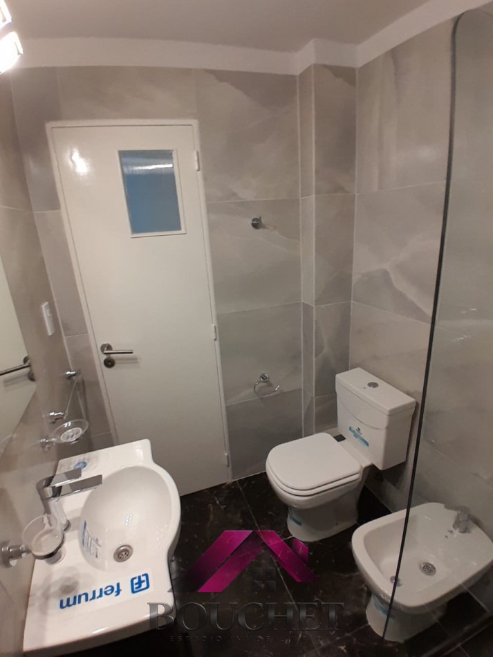DEPARTAMENTO 2 AMBIENTES CON DEPENDENCIA Y COCHERA EN VENTA | CENTRO