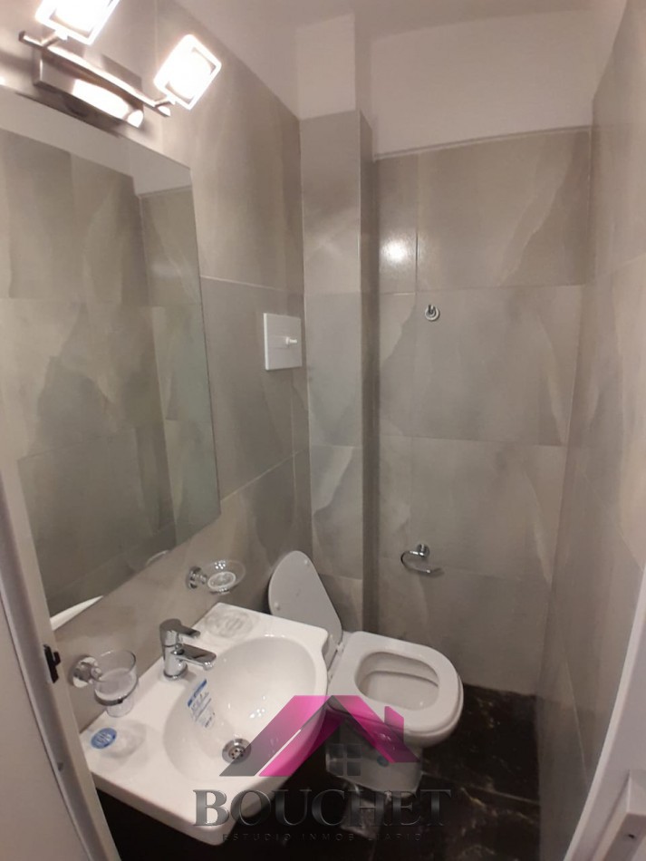 DEPARTAMENTO 2 AMBIENTES CON DEPENDENCIA Y COCHERA EN VENTA | CENTRO