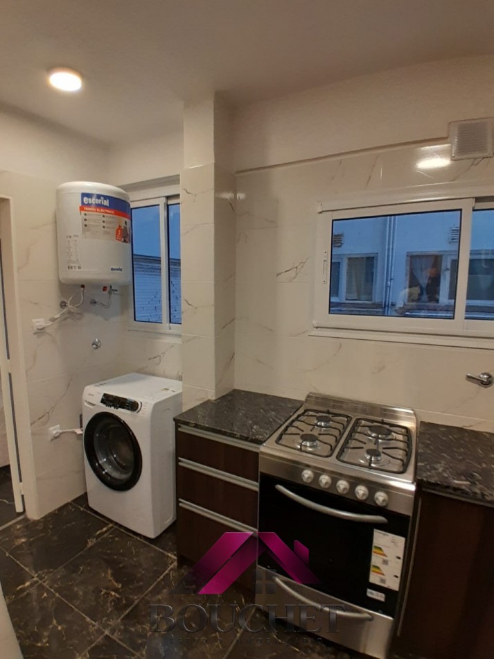 DEPARTAMENTO 2 AMBIENTES CON DEPENDENCIA Y COCHERA EN VENTA | CENTRO