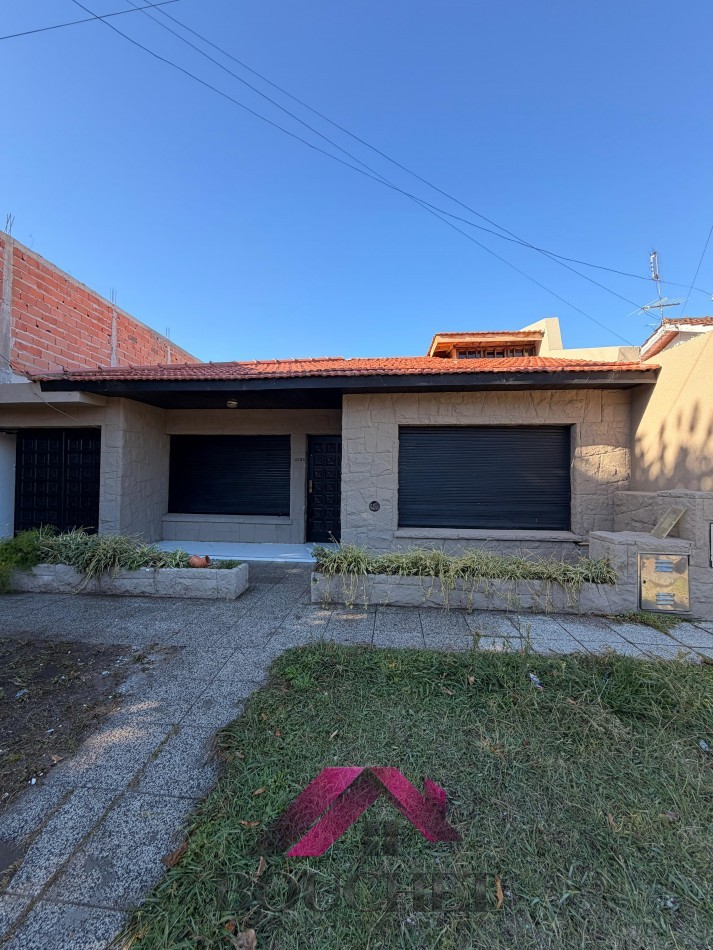 CHALET 4 AMBIENTES LOTE PROPIO EN VENTA | VILLA LOURDES