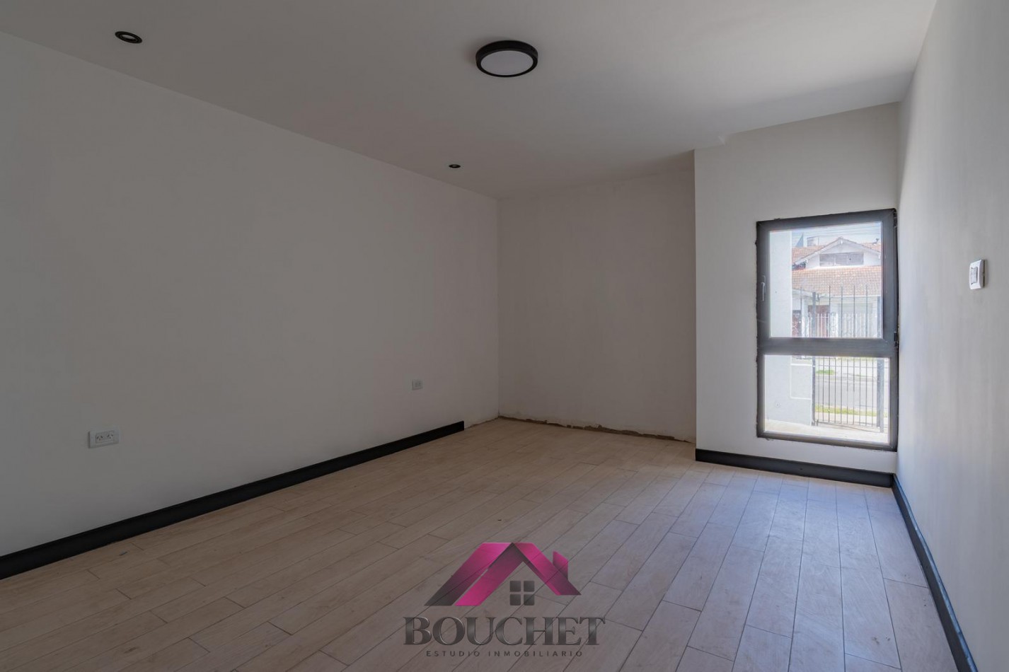 CASA 3 AMBIENTES CON PARQUE A ESTRENAR EN VENTA | SAN JOSE