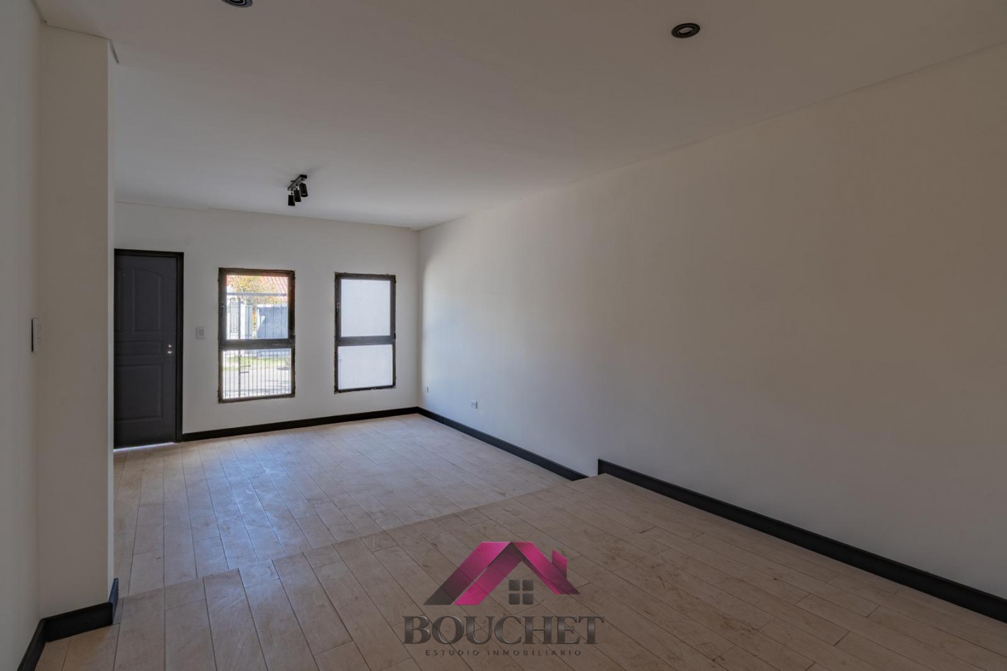 CASA 3 AMBIENTES CON PARQUE A ESTRENAR EN VENTA | SAN JOSE