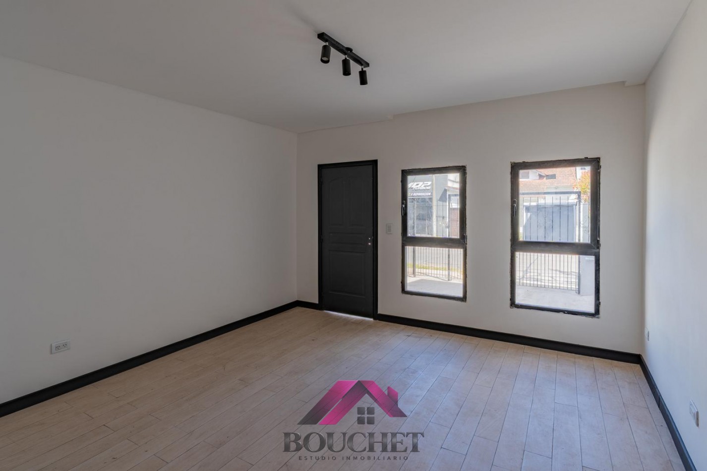 CASA 3 AMBIENTES CON PARQUE A ESTRENAR EN VENTA | SAN JOSE