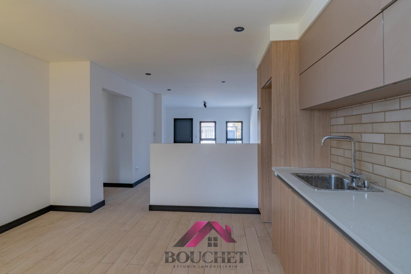 CASA 3 AMBIENTES CON PARQUE A ESTRENAR EN VENTA | SAN JOSE