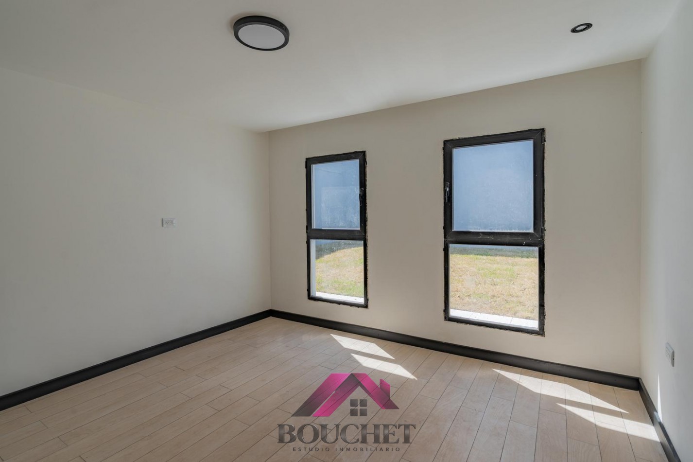 CASA 3 AMBIENTES CON PARQUE A ESTRENAR EN VENTA | SAN JOSE