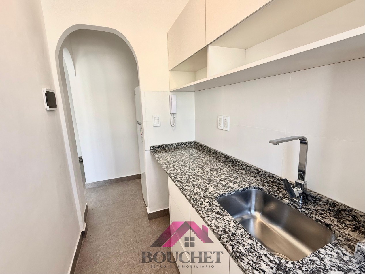 DEPARTAMENTO 2 AMBIENTES A LA CALLE EN VENTA | PLAZA COLON
