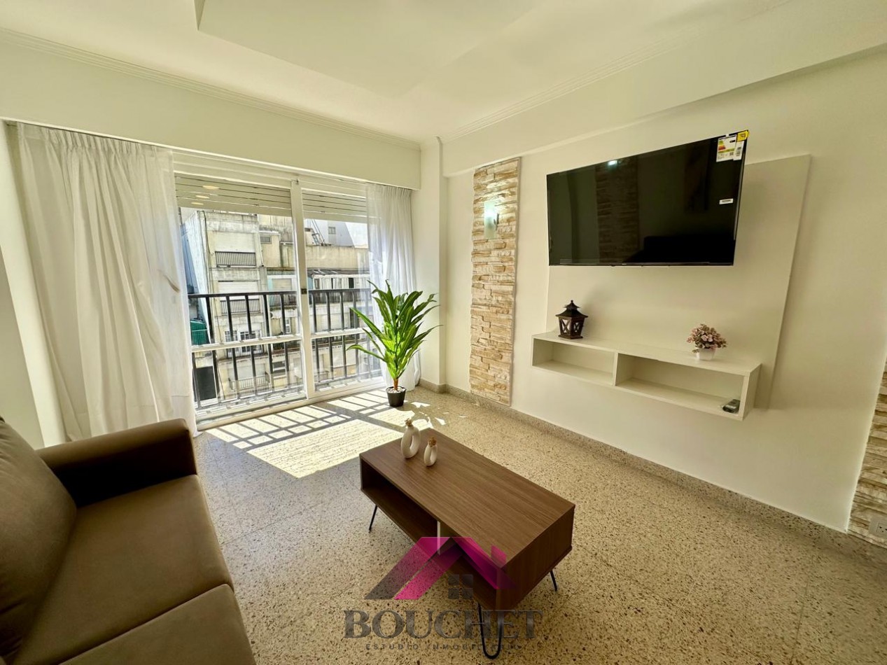 DEPARTAMENTO 2 AMBIENTES CON DEPENDENCIA EN VENTA | PLAZA COLON