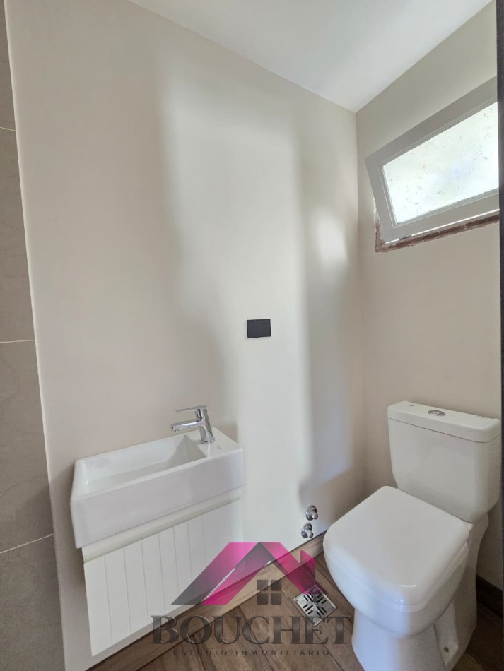 CHALET 3 AMBIENTES, DEPENDENCIA Y GARAGE QUINCHO RECICLADO EN VENTA | SAN JOSE