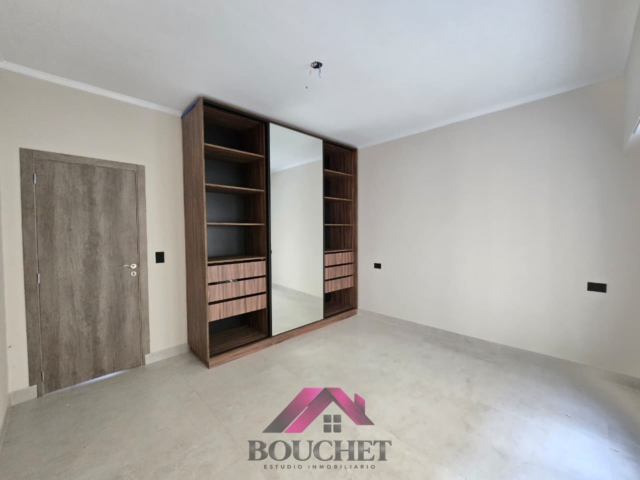CHALET 3 AMBIENTES, DEPENDENCIA Y GARAGE QUINCHO RECICLADO EN VENTA | SAN JOSE