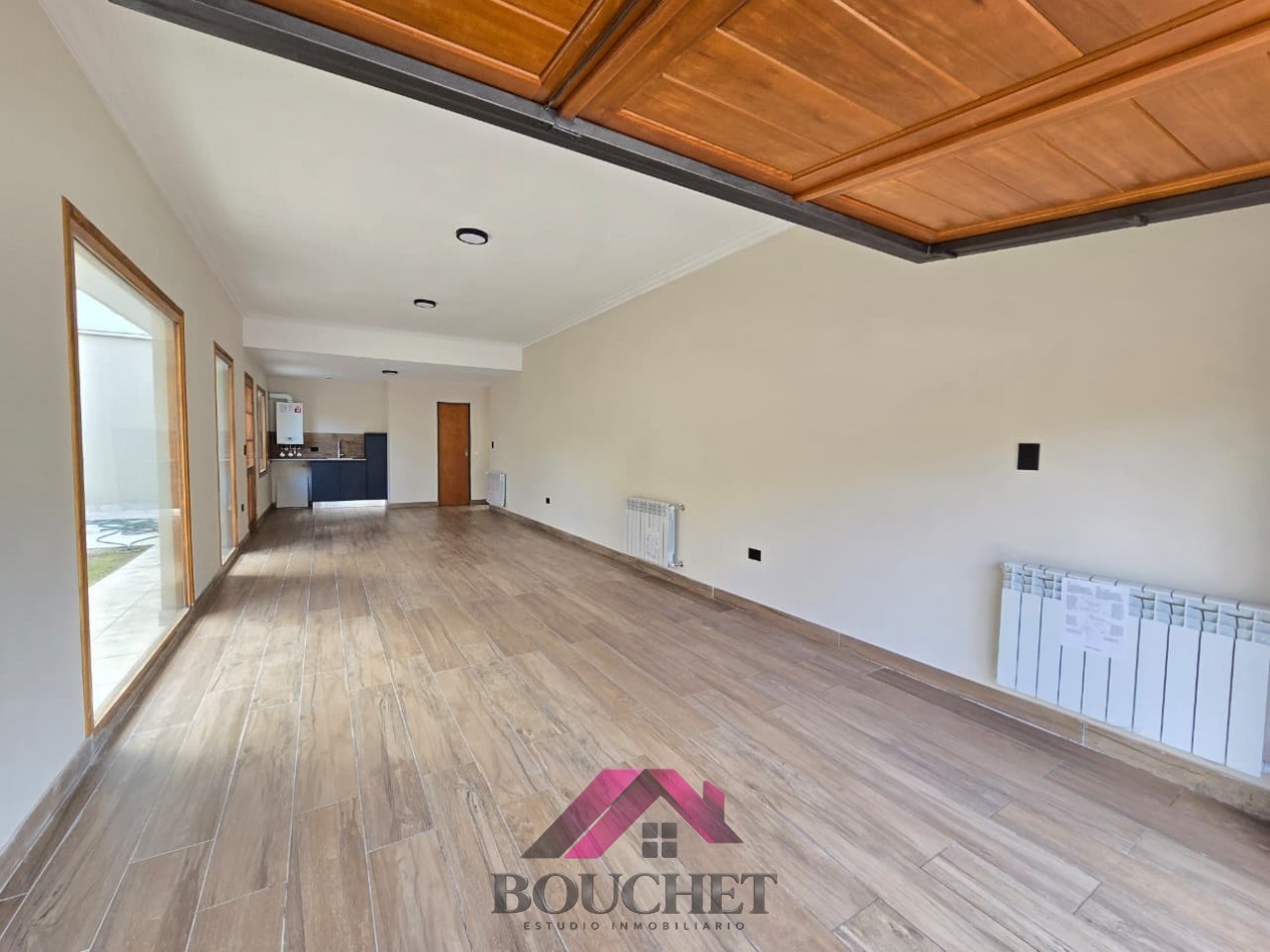 CHALET 3 AMBIENTES, DEPENDENCIA Y GARAGE QUINCHO RECICLADO EN VENTA | SAN JOSE