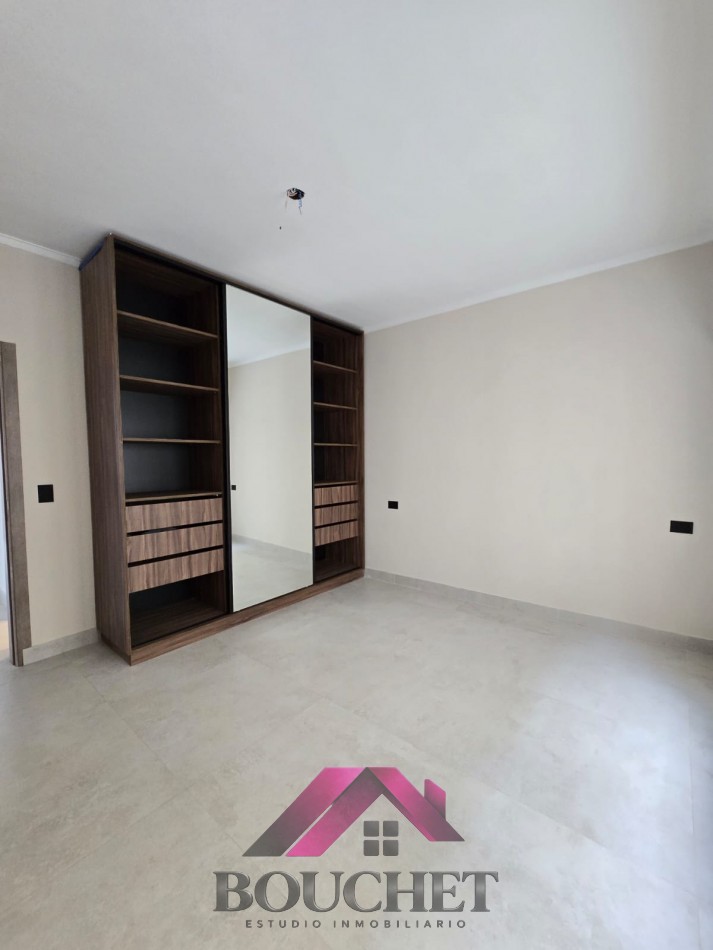 CHALET 3 AMBIENTES, DEPENDENCIA Y GARAGE QUINCHO RECICLADO EN VENTA | SAN JOSE