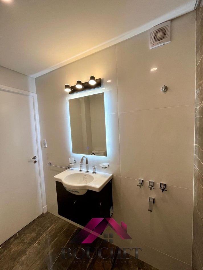 DEPARTAMENTO 3 AMBIENTES CON DEPENDENCIA Y BALCON EN VENTA | CENTRO