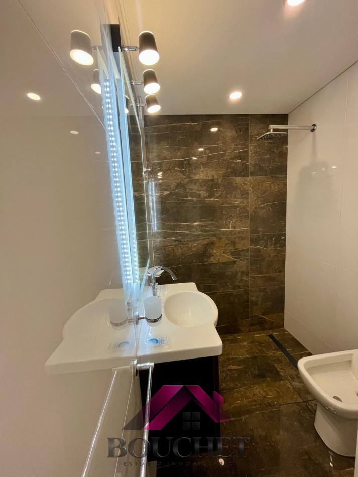 DEPARTAMENTO 3 AMBIENTES CON DEPENDENCIA Y BALCON EN VENTA | CENTRO