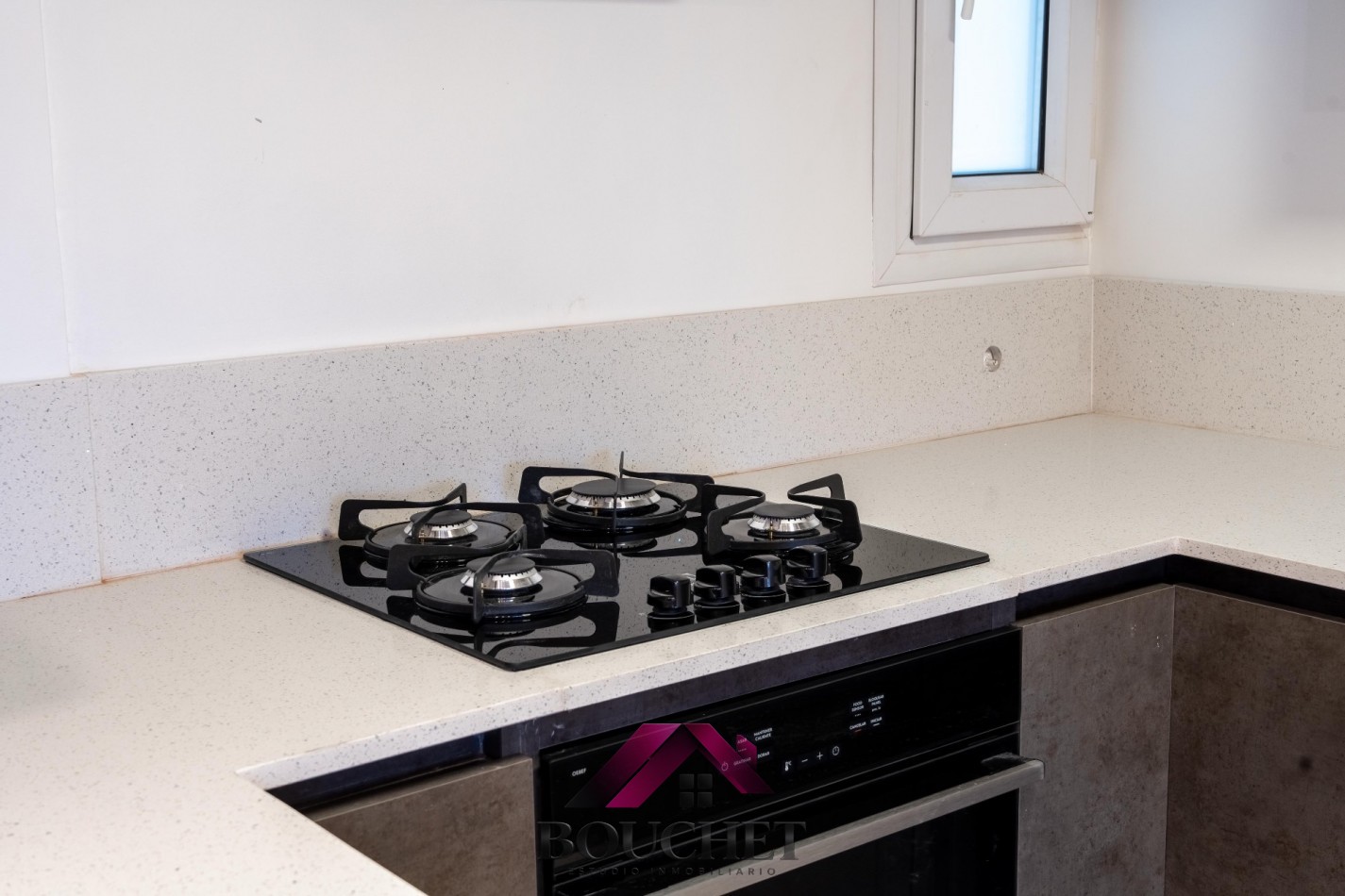 DEPARTAMENTO 4 AMBIENTES RECICLADO EN VENTA | PLAZA MITRE