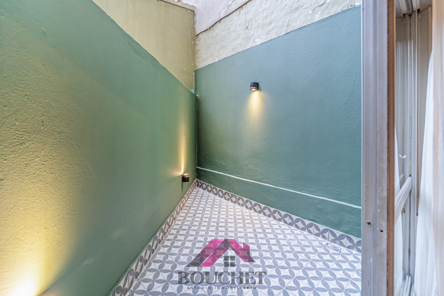 DEPARTAMENTO 2 AMBIENTES A LA CALLE CON PATIO EN VENTA | ZONA ALDREY