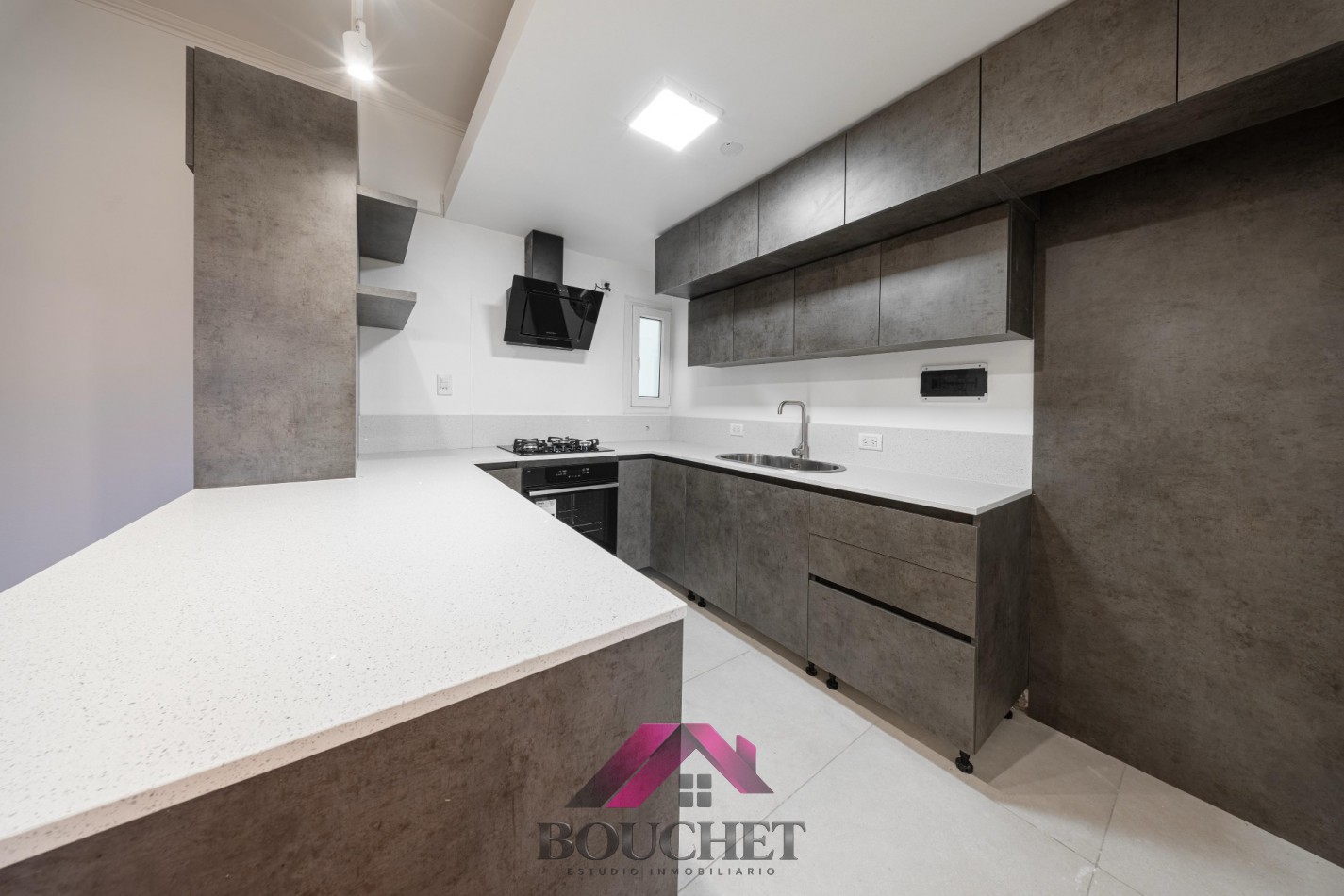 DEPARTAMENTO 4 AMBIENTES RECICLADO EN VENTA | PLAZA MITRE