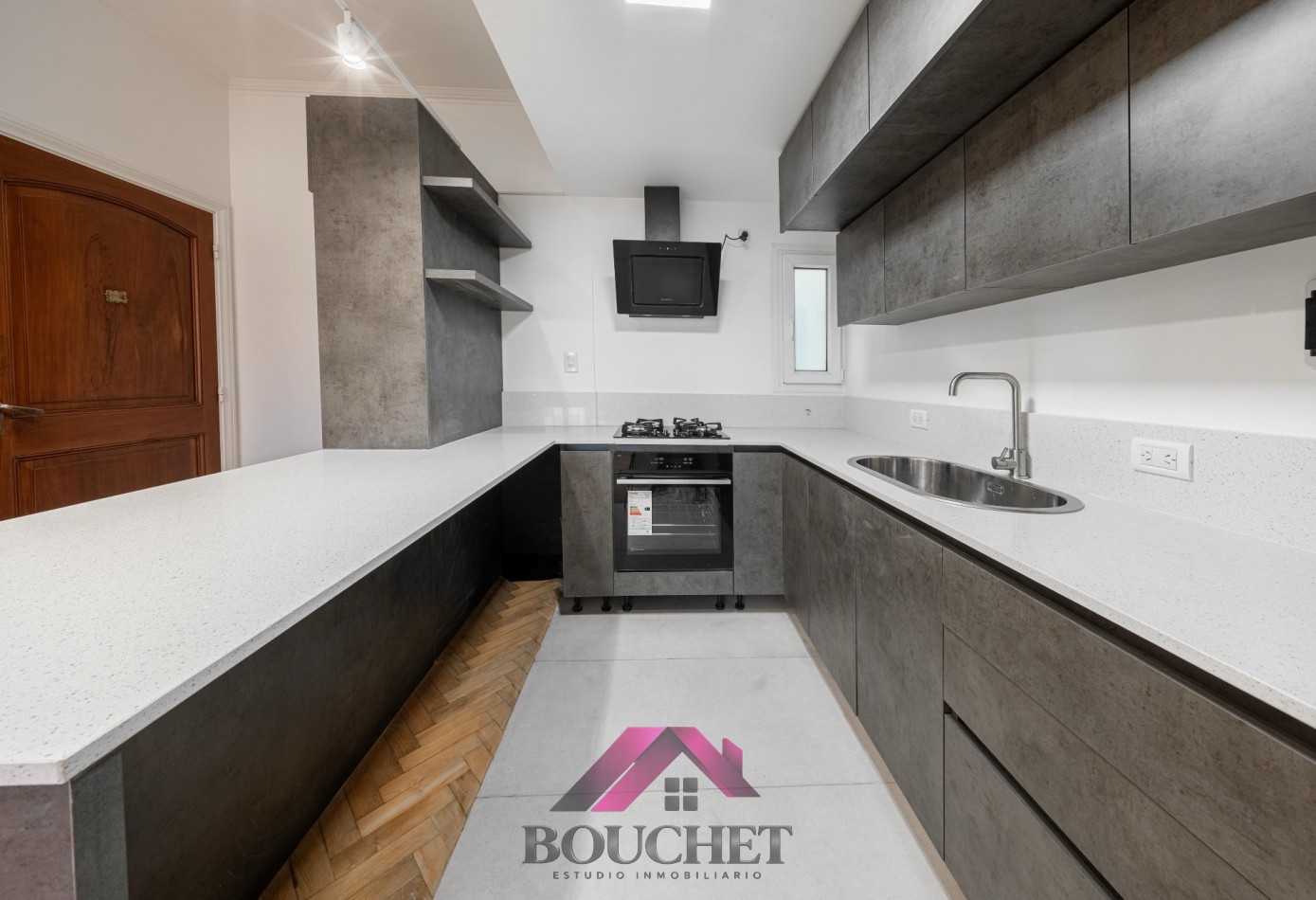 DEPARTAMENTO 4 AMBIENTES RECICLADO EN VENTA | PLAZA MITRE