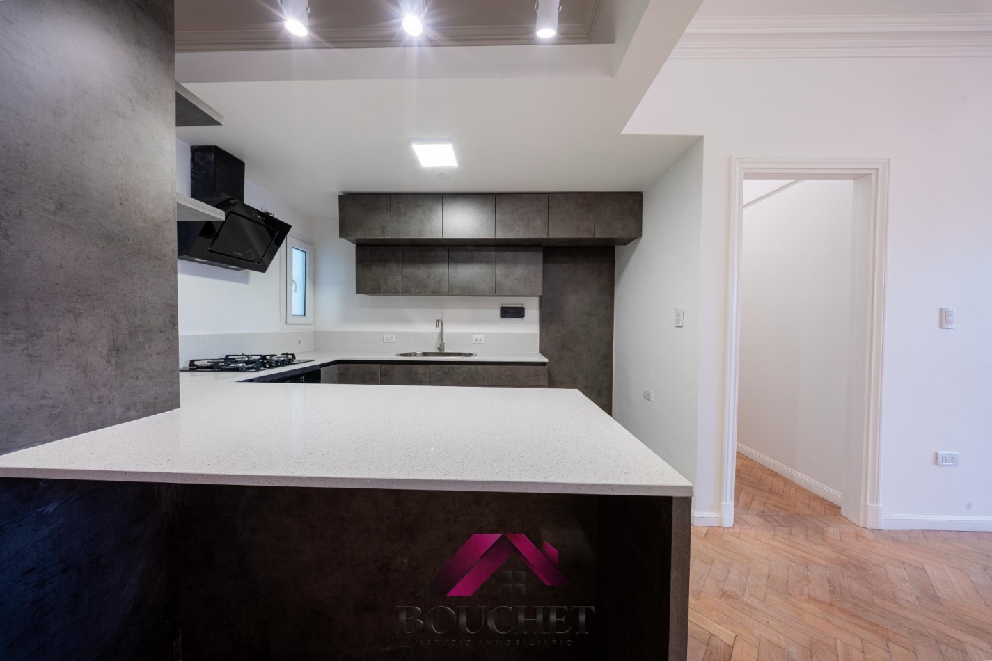 DEPARTAMENTO 4 AMBIENTES RECICLADO EN VENTA | PLAZA MITRE