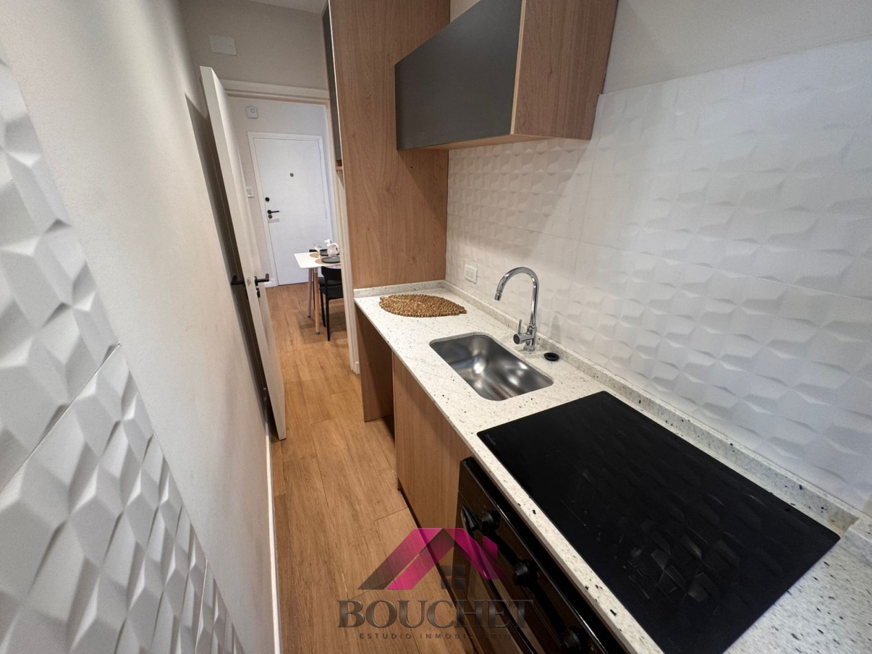 DEPARTAMENTO AMBIENTE DESPLAZADO A LA CALLE EN VENTA | PLAZA COLON