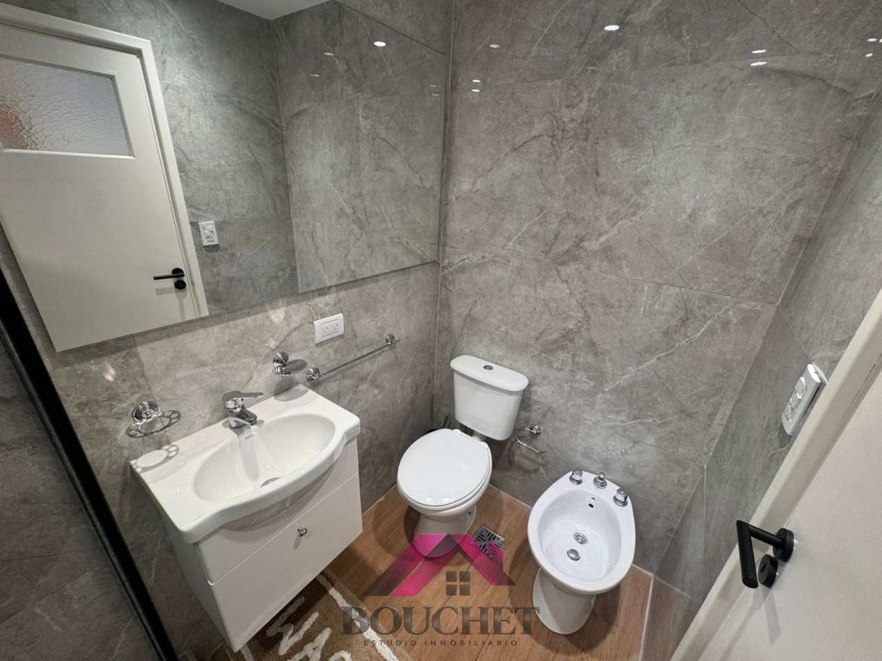 DEPARTAMENTO AMBIENTE DESPLAZADO A LA CALLE EN VENTA | PLAZA COLON