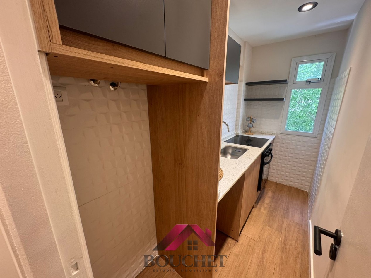 DEPARTAMENTO AMBIENTE DESPLAZADO A LA CALLE EN VENTA | PLAZA COLON