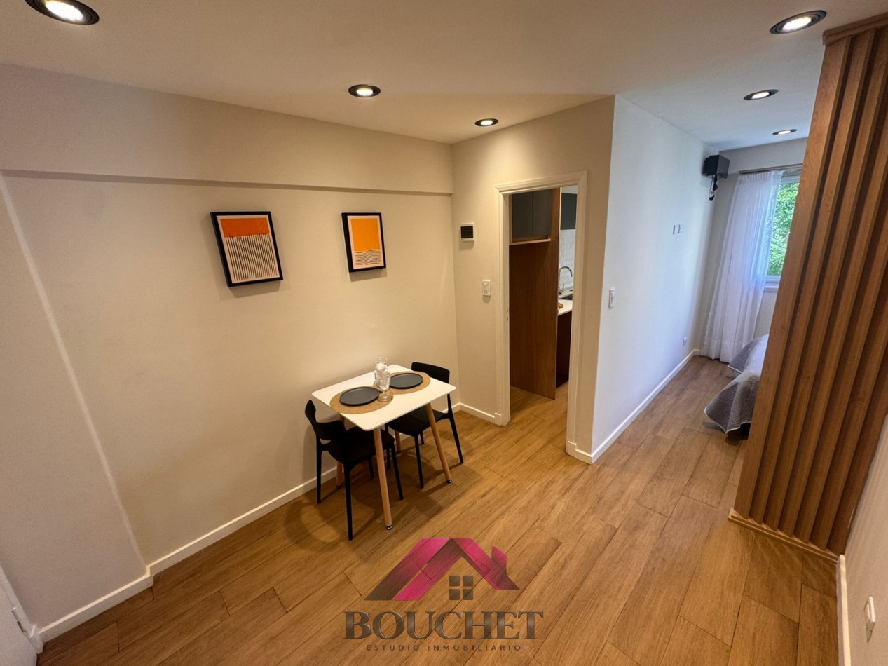 DEPARTAMENTO AMBIENTE DESPLAZADO A LA CALLE EN VENTA | PLAZA COLON