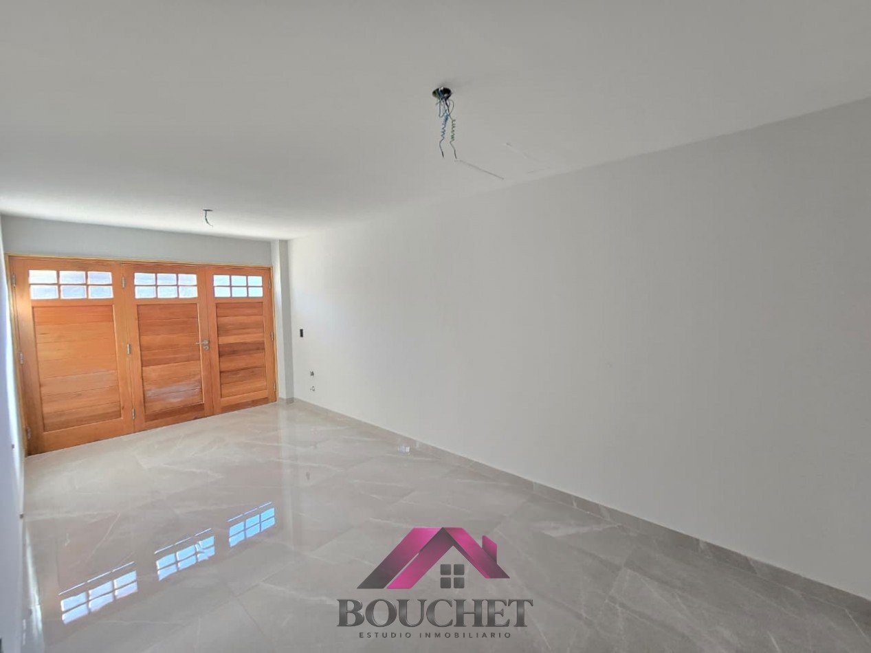 CASA PH 3 AMBIENTES CON COCHERA Y PARQUE EN VENTA | NUEVA POMPEYA