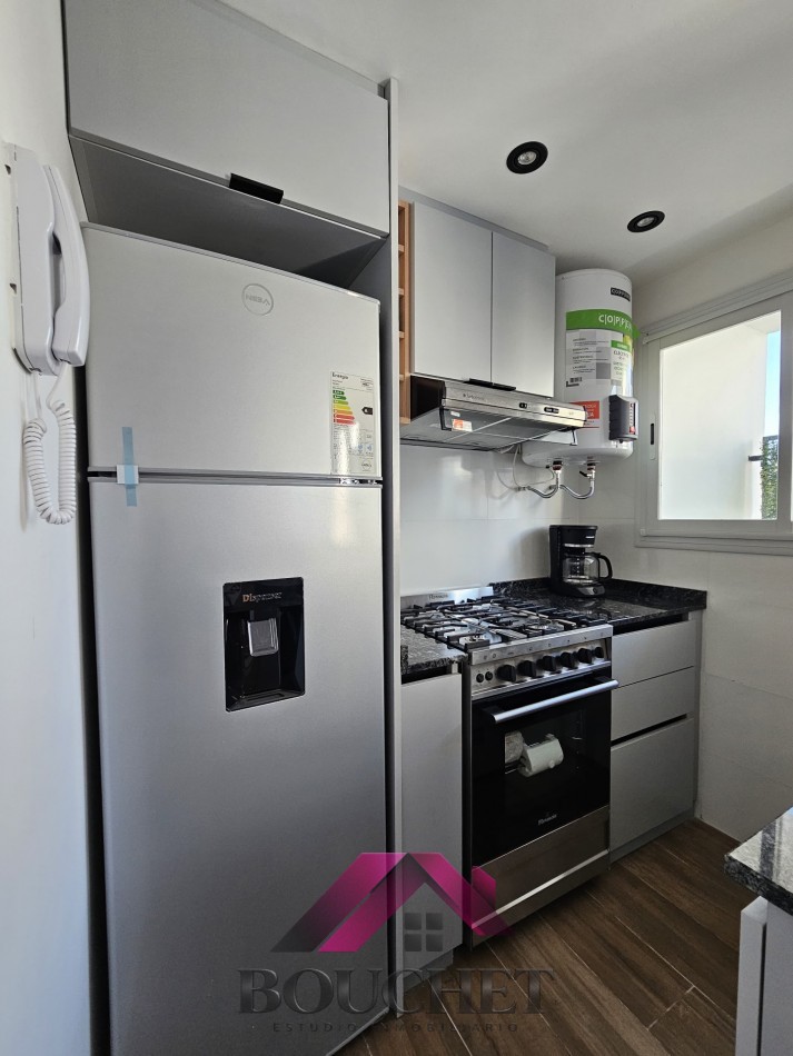 DEPARTAMENTO 2 AMBIENTES CON BALCON EN VENTA | CENTRO