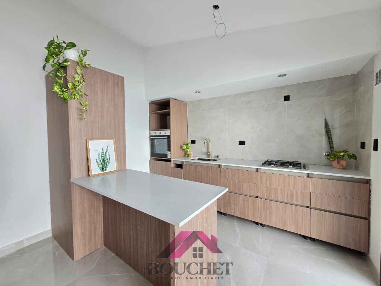CASA PH 3 AMBIENTES CON COCHERA Y PARQUE EN VENTA | NUEVA POMPEYA