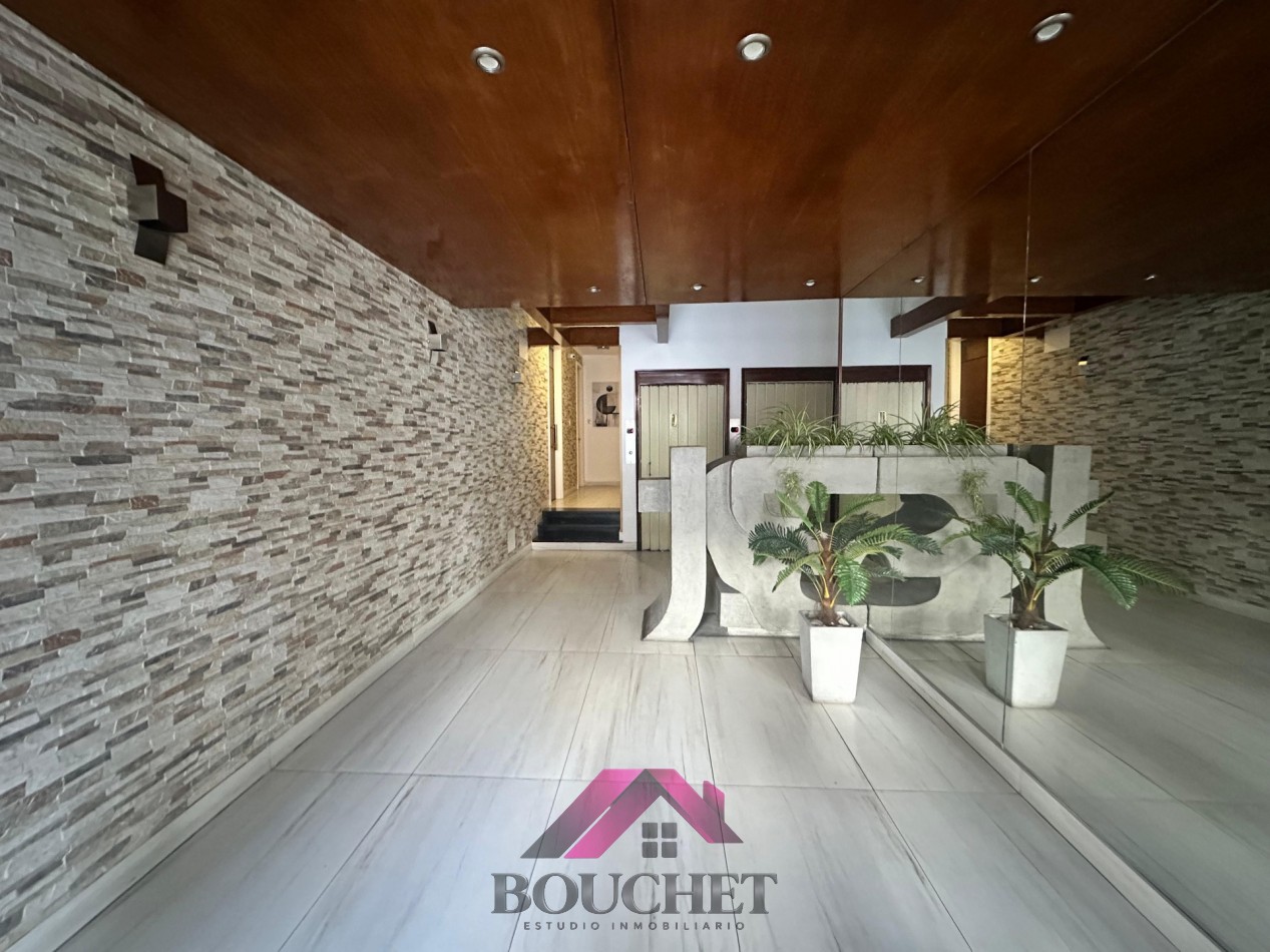 DEPARTAMENTO AMBIENTE DESPLAZADO A LA CALLE EN VENTA | PLAZA MITRE