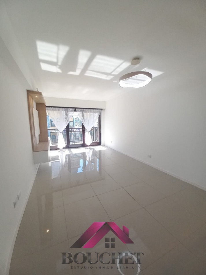DEPARTAMENTO 3 AMBIENTES CON BALCON EN VENTA | CENTRO