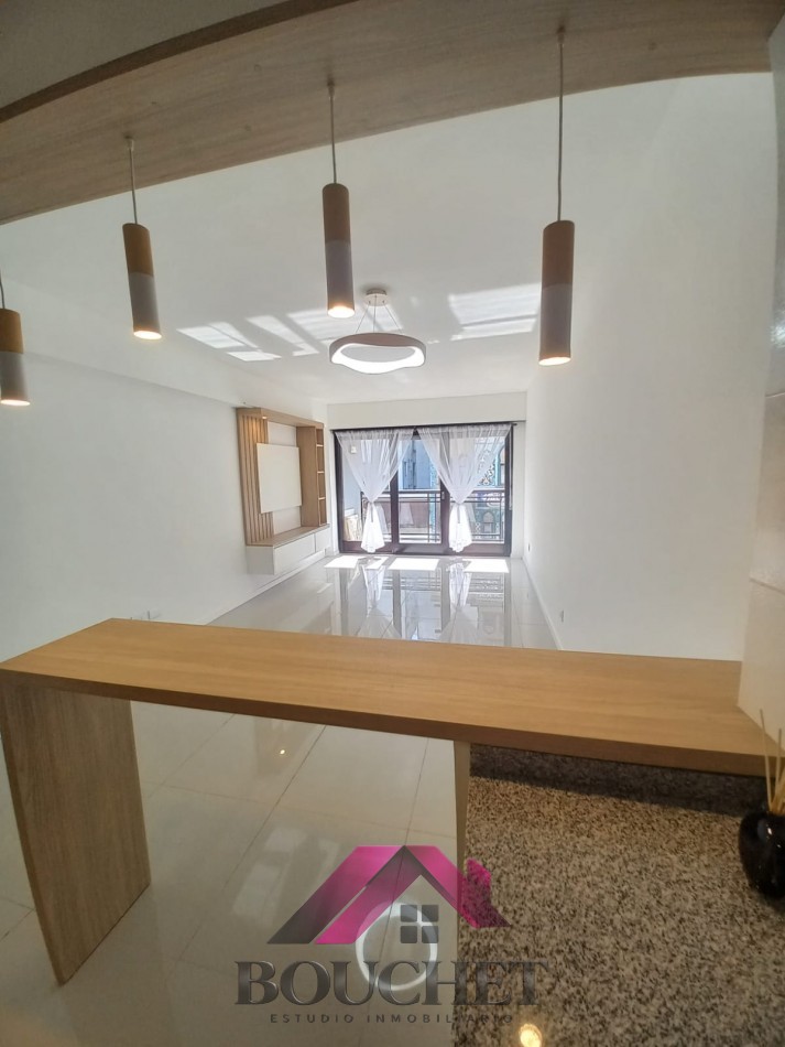 DEPARTAMENTO 3 AMBIENTES CON BALCON EN VENTA | CENTRO