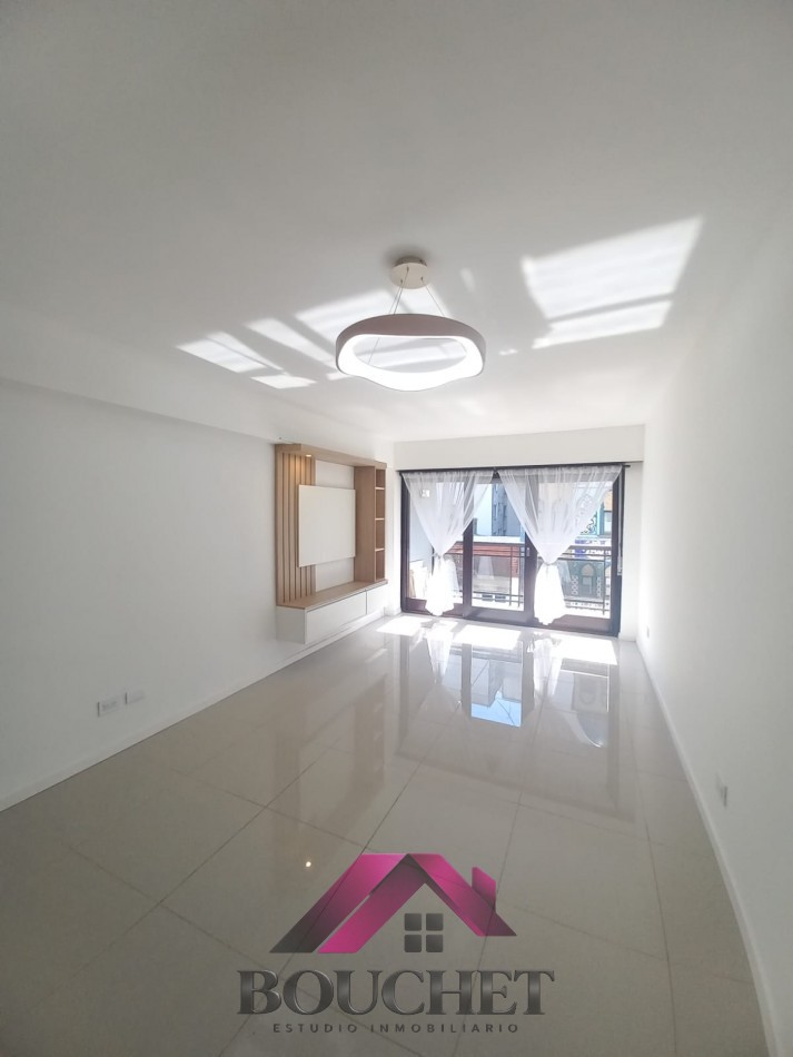 DEPARTAMENTO 3 AMBIENTES CON BALCON EN VENTA | CENTRO