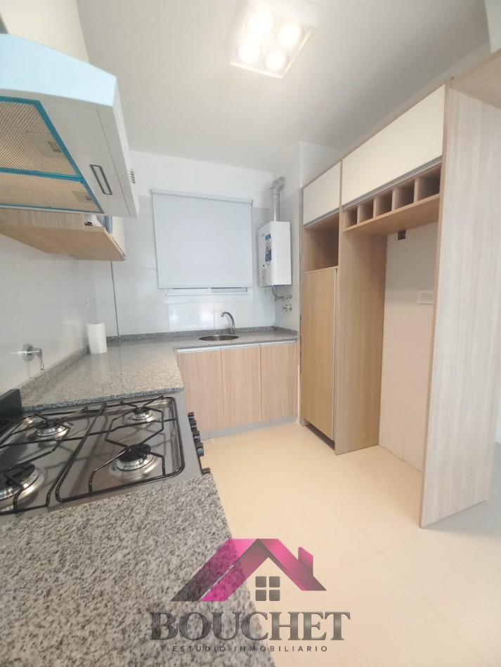 DEPARTAMENTO 3 AMBIENTES CON BALCON EN VENTA | CENTRO