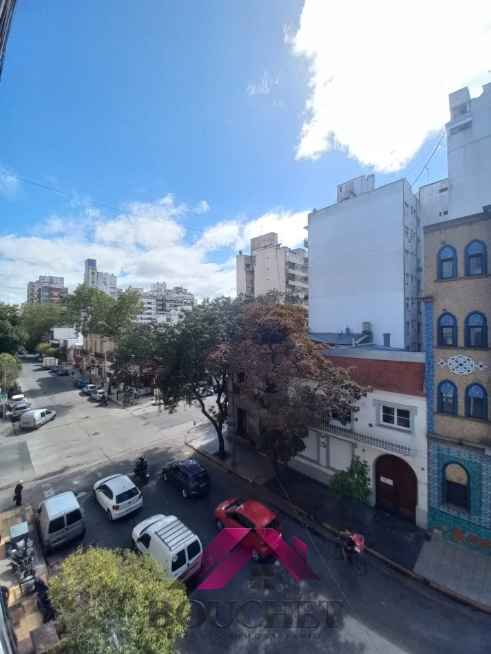 DEPARTAMENTO 3 AMBIENTES CON BALCON EN VENTA | CENTRO