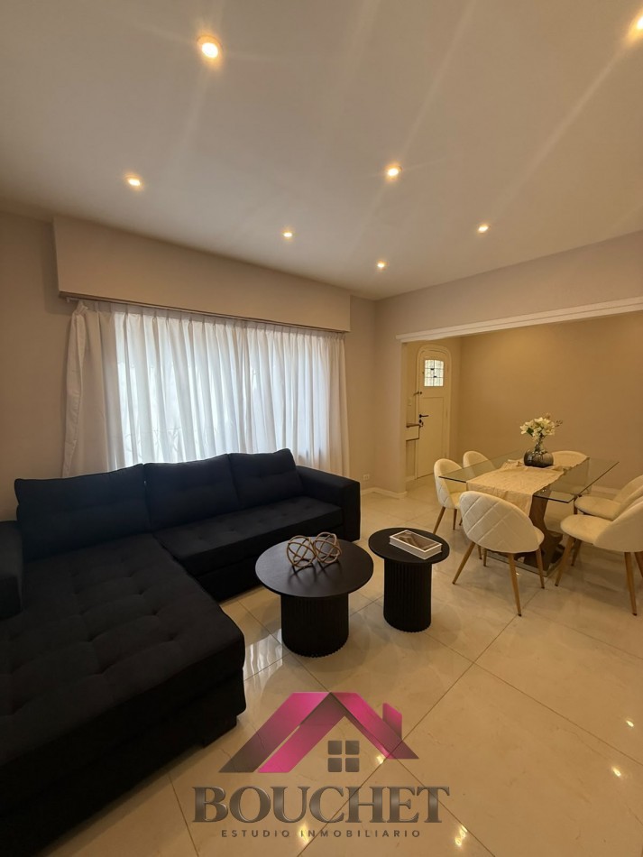 CHALET EN PH DE 4 AMBIENTES CON GARAJE, PATIO Y TERRAZA EN VENTA | LA PERLA