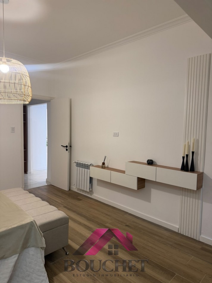 CHALET EN PH DE 4 AMBIENTES CON GARAJE, PATIO Y TERRAZA EN VENTA | LA PERLA