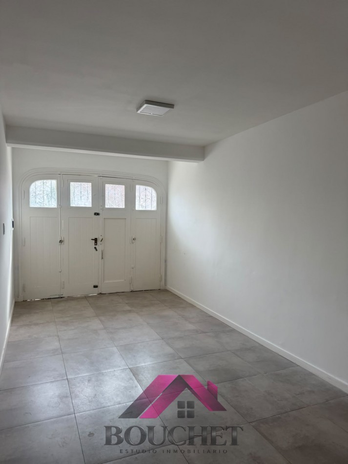 CHALET EN PH DE 4 AMBIENTES CON GARAJE, PATIO Y TERRAZA EN VENTA | LA PERLA