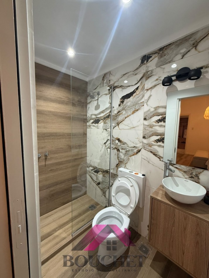CHALET EN PH DE 4 AMBIENTES CON GARAJE, PATIO Y TERRAZA EN VENTA | LA PERLA
