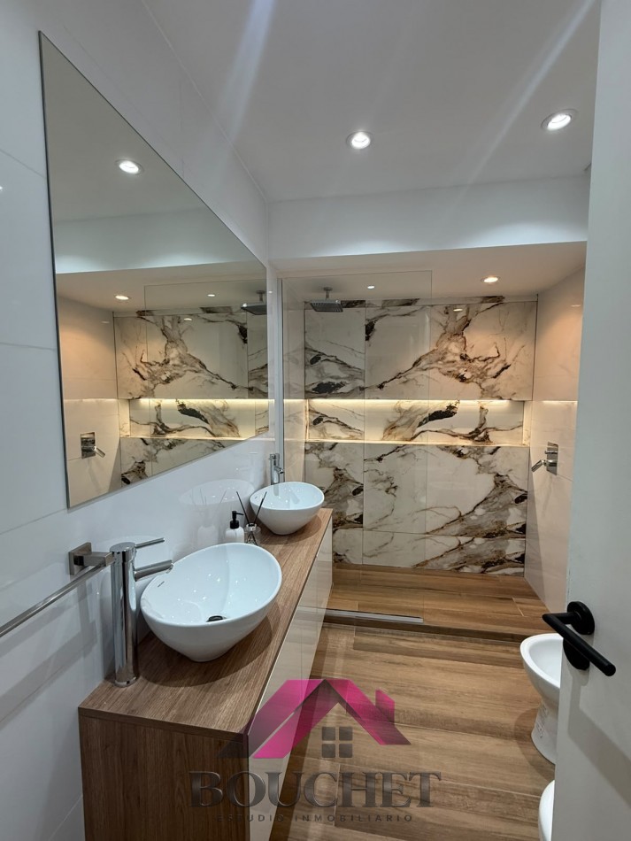 CHALET EN PH DE 4 AMBIENTES CON GARAJE, PATIO Y TERRAZA EN VENTA | LA PERLA