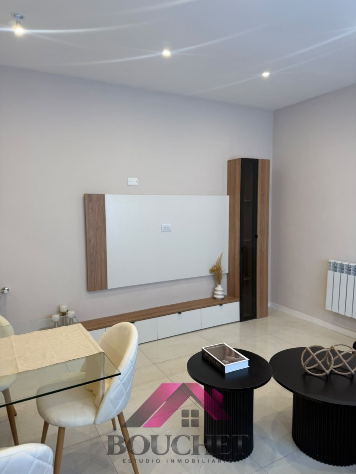 CHALET EN PH DE 4 AMBIENTES CON GARAJE, PATIO Y TERRAZA EN VENTA | LA PERLA