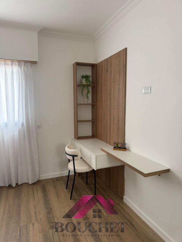 CHALET EN PH DE 4 AMBIENTES CON GARAJE, PATIO Y TERRAZA EN VENTA | LA PERLA
