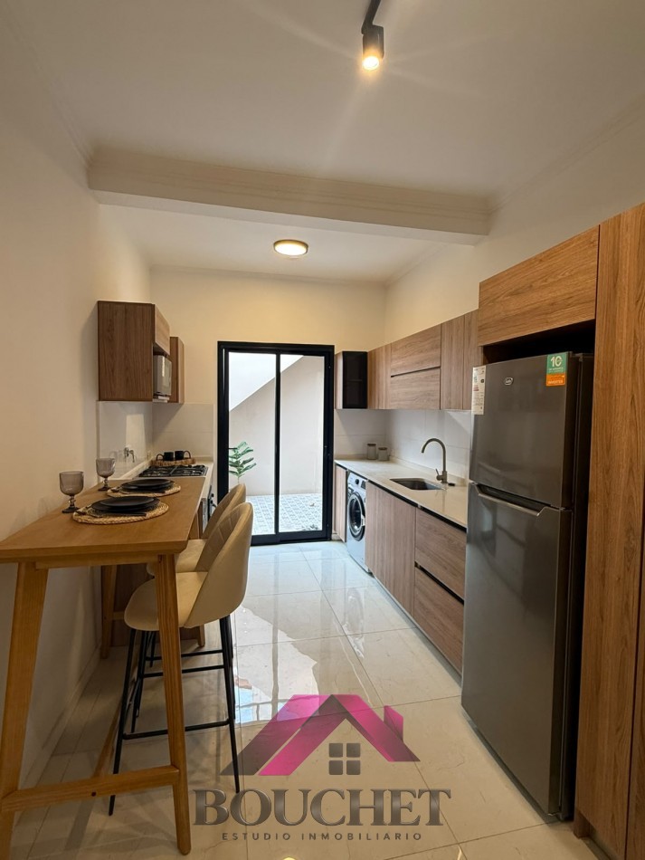 CHALET EN PH DE 4 AMBIENTES CON GARAJE, PATIO Y TERRAZA EN VENTA | LA PERLA