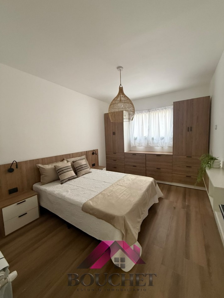 CHALET EN PH DE 4 AMBIENTES CON GARAJE, PATIO Y TERRAZA EN VENTA | LA PERLA